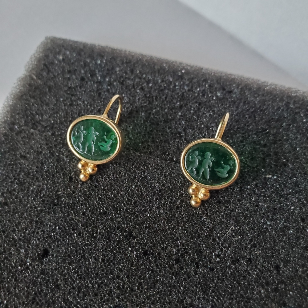 Unique 14kt yellow gold lever back earrings